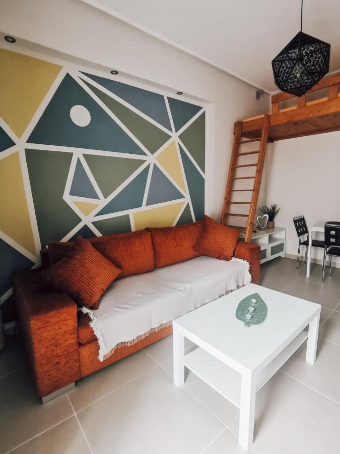 Efrosini'S By The Sea Apartment Chalkís Buitenkant foto