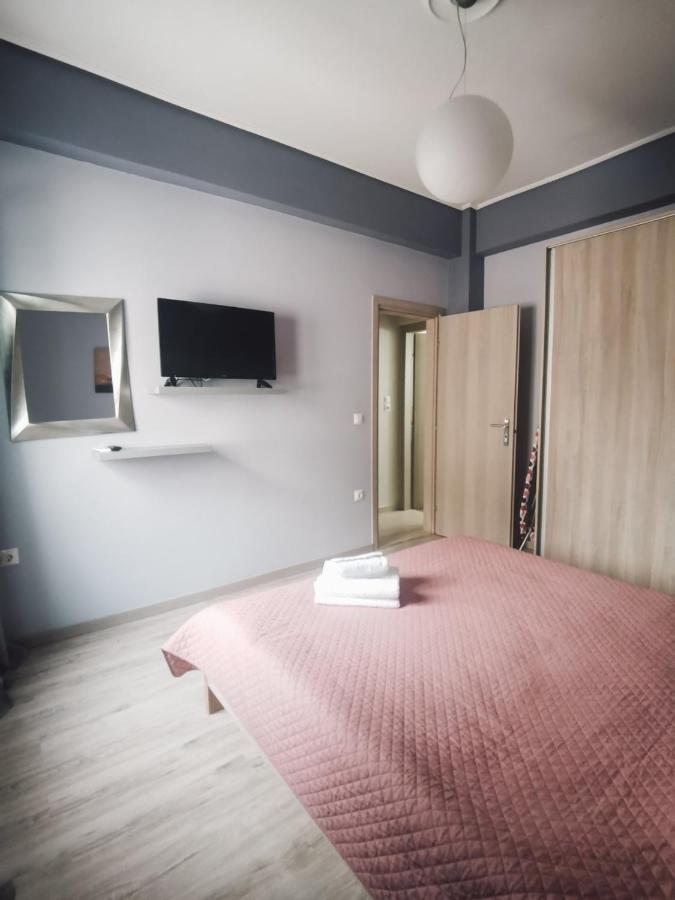 Efrosini'S By The Sea Apartment Chalkís Buitenkant foto